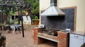 thumbnail: BBQ/picnic area