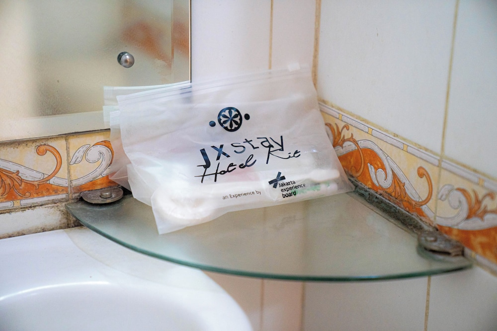 Bathroom amenities