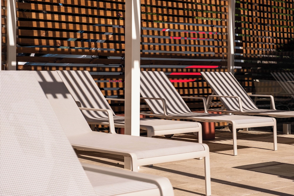Sundeck