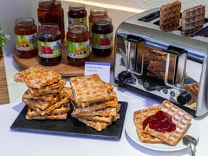 thumbnail: Breakfast area