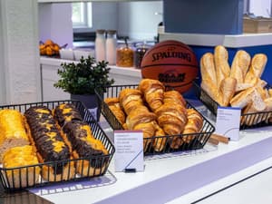 thumbnail: Breakfast area