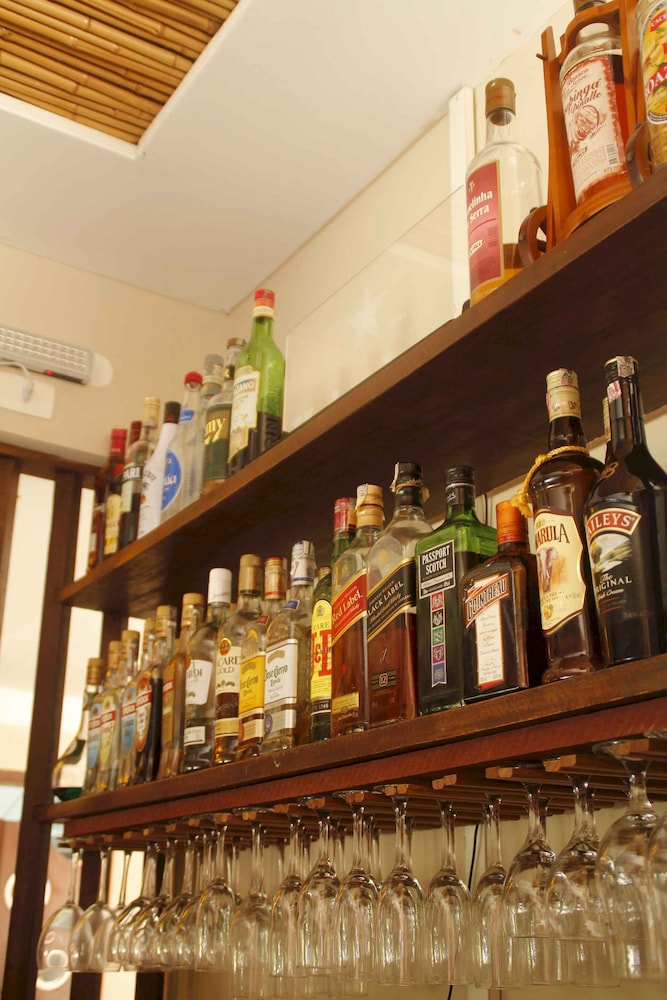 Poolside bar