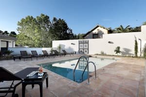 thumbnail: Pool