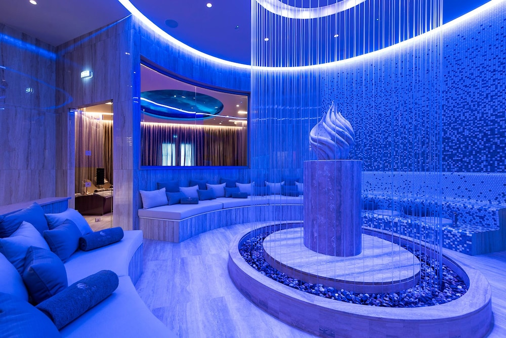 Swimming pool-spa