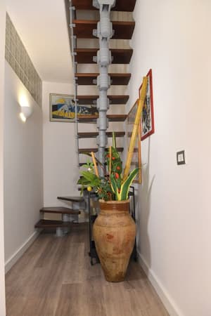 thumbnail: Interior detail