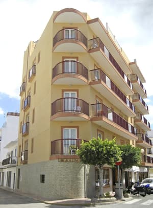 thumbnail: Front of property