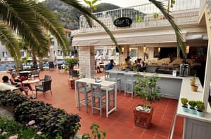 thumbnail: Poolside bar