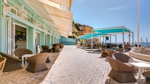 thumbnail: Bar (on property)