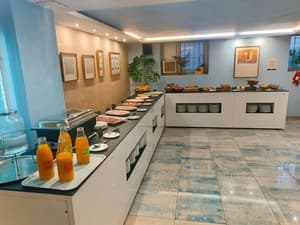 thumbnail: Breakfast area