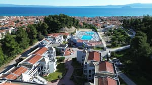 thumbnail: Front of property