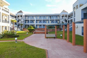 thumbnail: Front of property