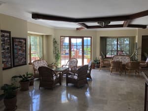 thumbnail: Interior entrance