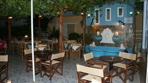 thumbnail: Outdoor dining