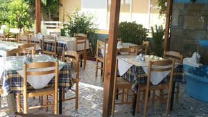 thumbnail: Outdoor dining