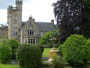 thumbnail: Front of property