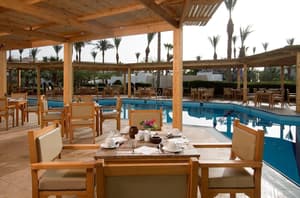 thumbnail: Outdoor dining
