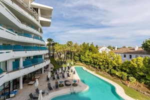 thumbnail: Outdoor pool
