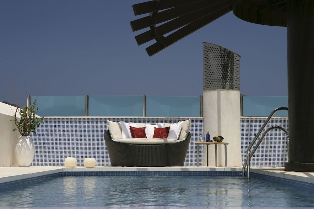 Private pool