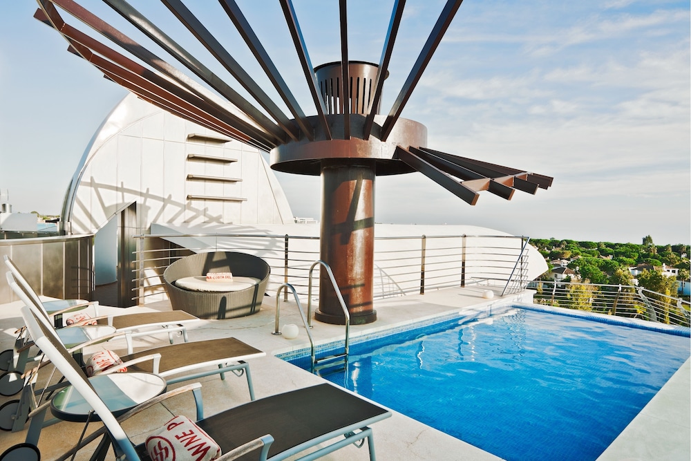 Private pool