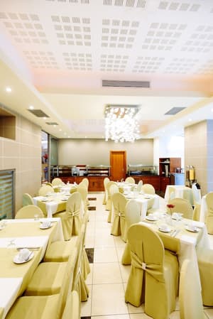 thumbnail: Restaurant