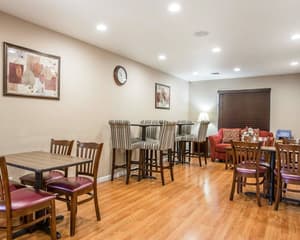 thumbnail: Breakfast area