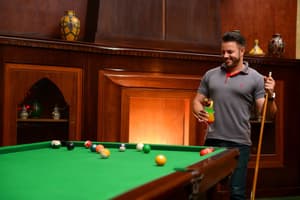 thumbnail: Bar (on property)