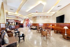thumbnail: Bar (on property)