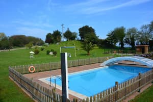 thumbnail: Pool
