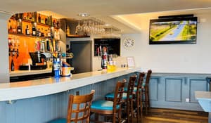 thumbnail: Bar (on property)
