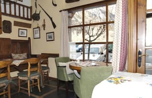 thumbnail: Dining