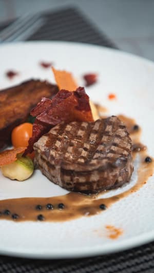 thumbnail: Restaurant