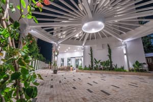 thumbnail: Exterior