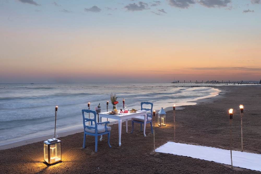 Couples dining