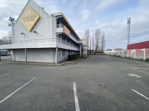 thumbnail: Exterior