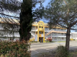 thumbnail: Exterior