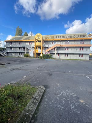 thumbnail: Front of property
