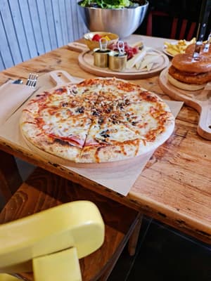 thumbnail: Restaurant