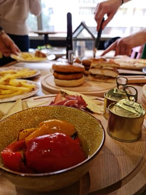 thumbnail: Restaurant