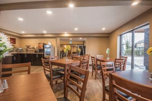 thumbnail: Breakfast area