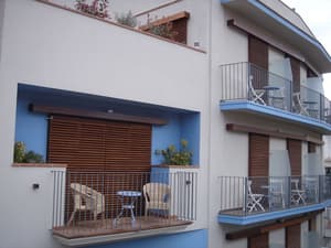 thumbnail: Exterior
