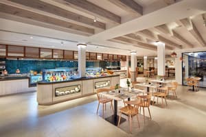 thumbnail: Bar (on property)