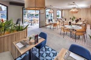 thumbnail: Bar (on property)