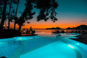 thumbnail: Infinity pool