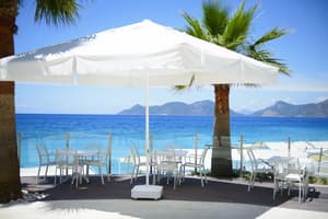thumbnail: Bar (on property)