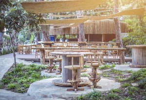 thumbnail: Poolside bar