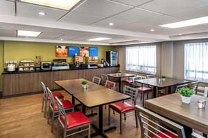 thumbnail: Breakfast area
