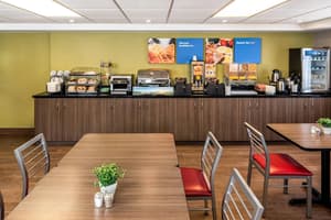 thumbnail: Breakfast area
