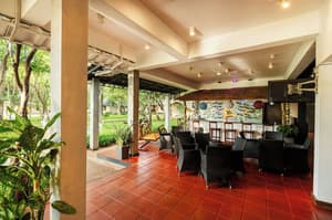 thumbnail: Restaurant