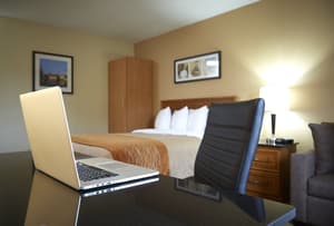 thumbnail: In-room business center