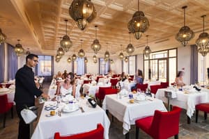 thumbnail: Couples dining
